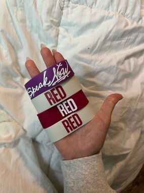 Taylor Swift Silicone Fan Concert Bracelet Set